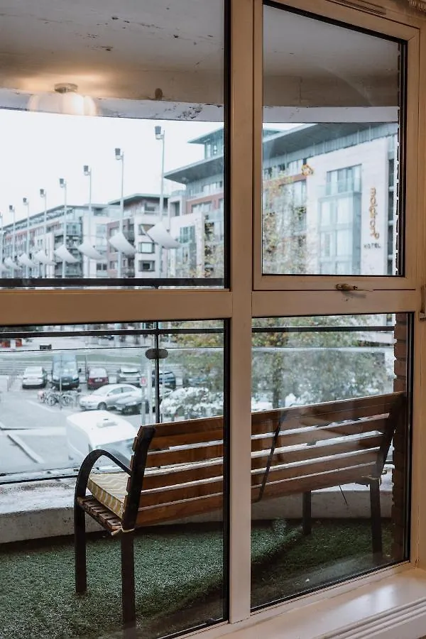 Smithfield Square Nest Entire Apt Dublin 0*,  Irland